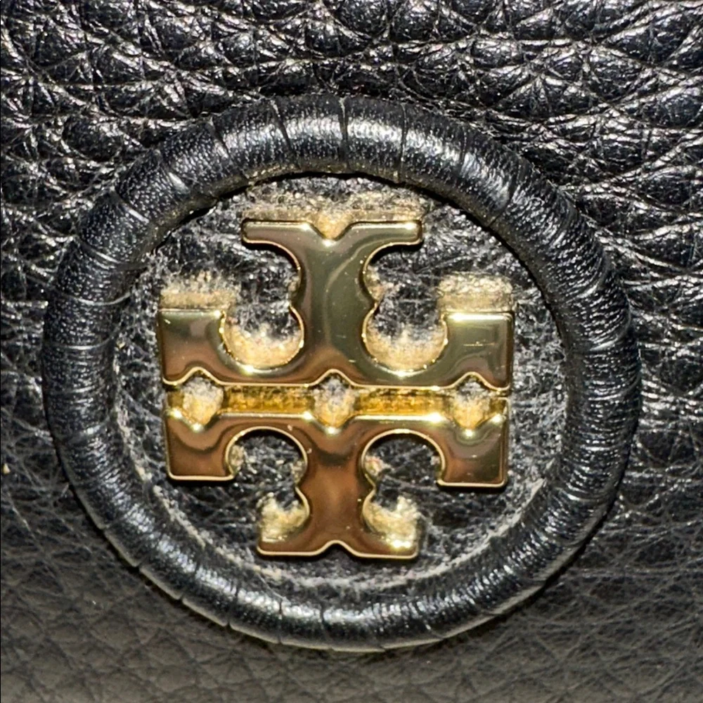 Tory Burch Logo Crossbody/Shoulder Black Pebbled Lather Bag withAdjustable Chain